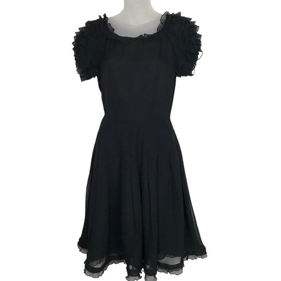Chloe Dresses & Skirts - Chloe Black 100% Silk Gorgeous Vintage Like Piece Size 2